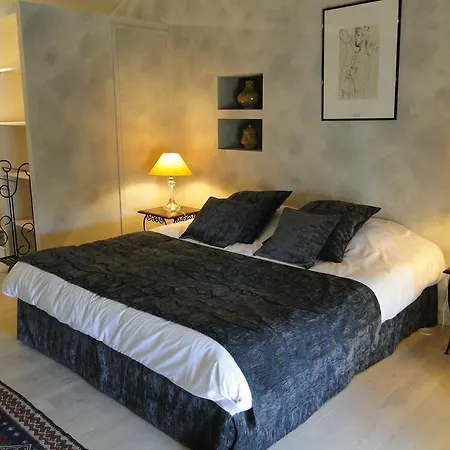 Le Mas D'orsan Bed and Breakfast